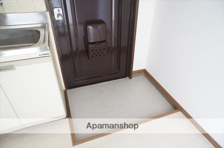 三賀マンションの玄関