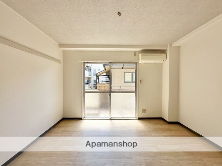 大阪府大阪市東淀川区上新庄2丁目の賃貸マンションの内装