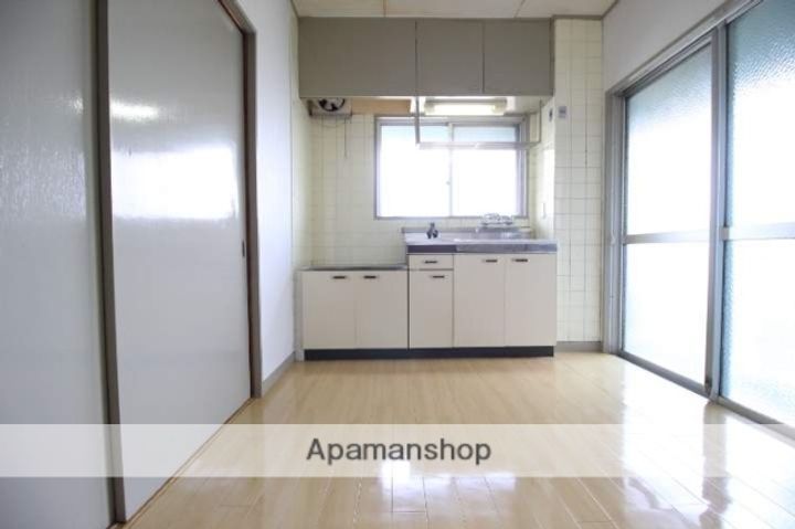 シャローム上新庄の居間