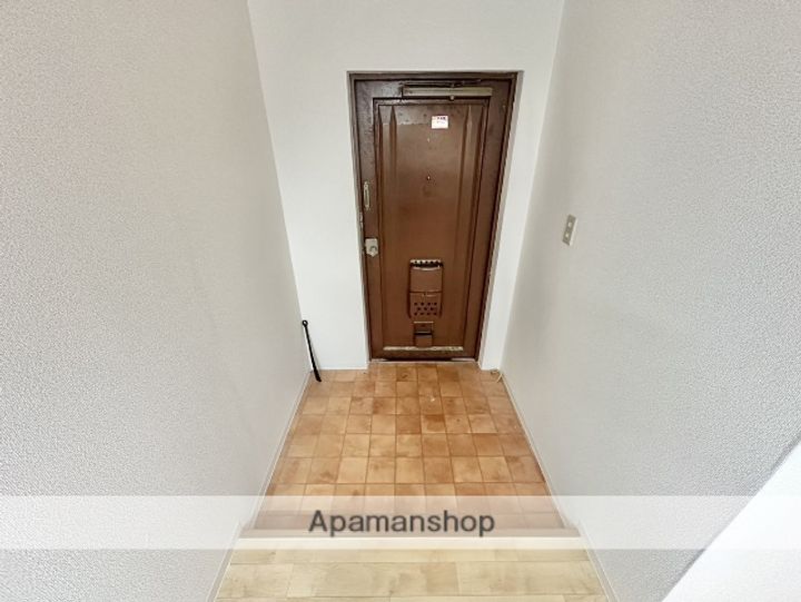 松茂マンションの玄関