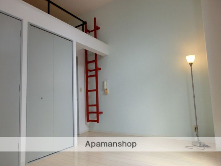 シャトレ上新庄の居間