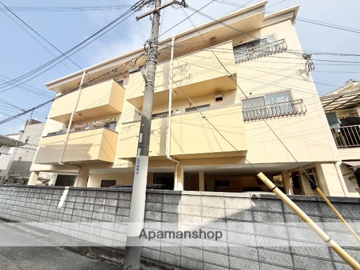 バビロン小松の外観