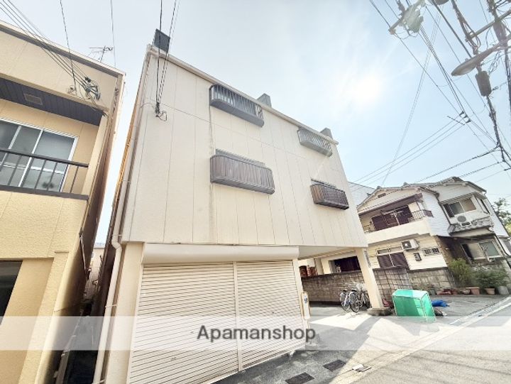 バビロン小松の外観