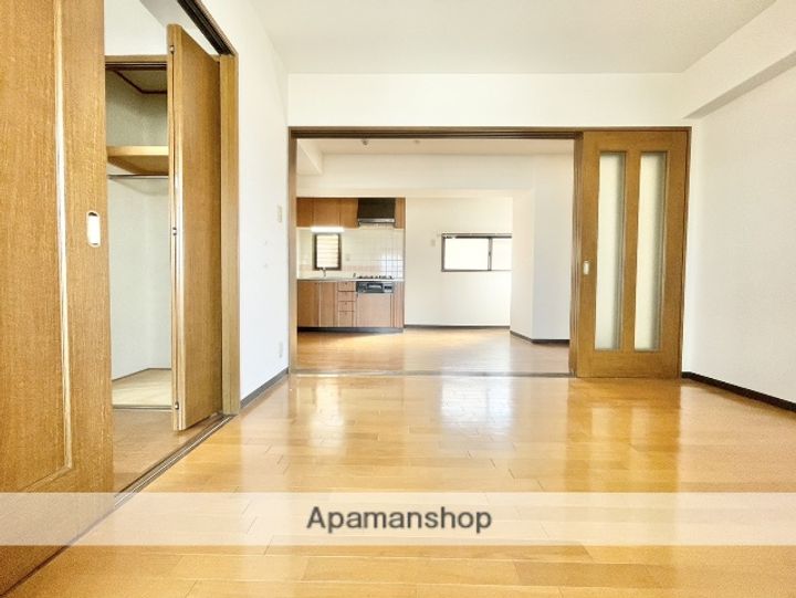 パレス東洋小松館の居間