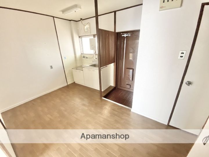 ヴィラナリー大道の居間