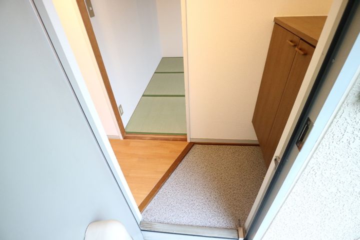 ペニーレイン203の玄関