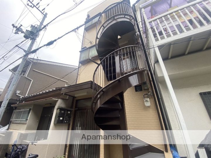 本多マンションの外観