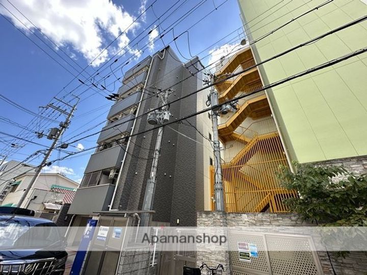 グランパシフィック十三の外観