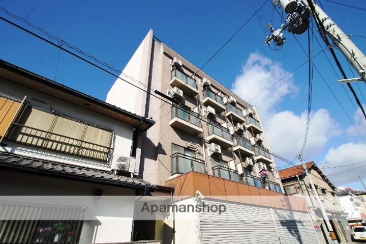 田中マンションの外観