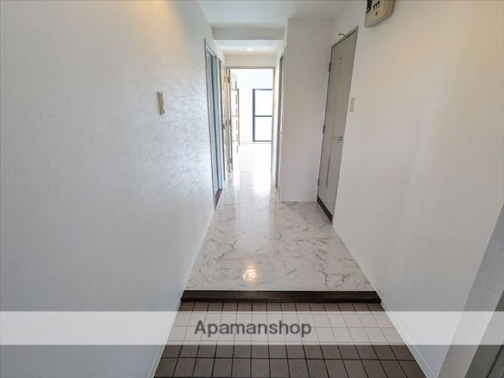 エスパシオ上新庄の玄関