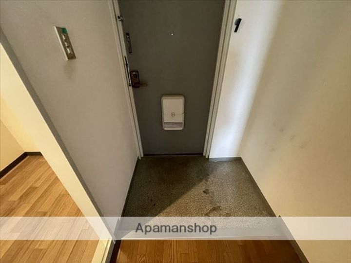 エステート小松の玄関