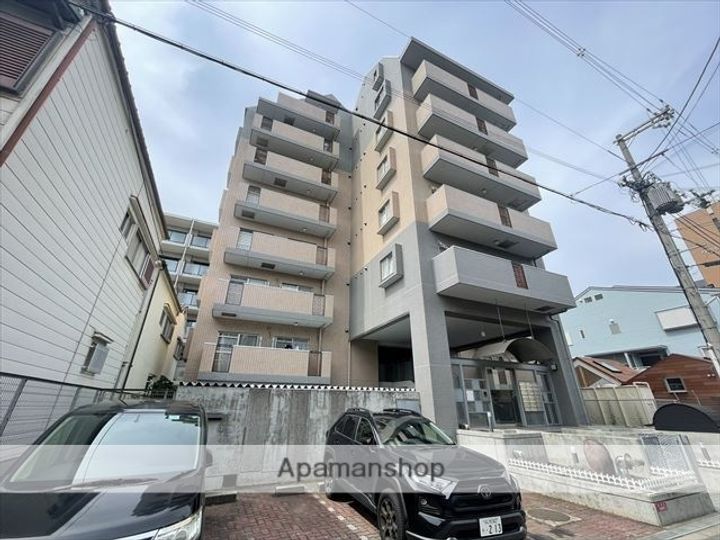 エステート小松の外観