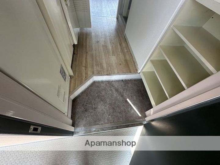 H・R下新庄の玄関