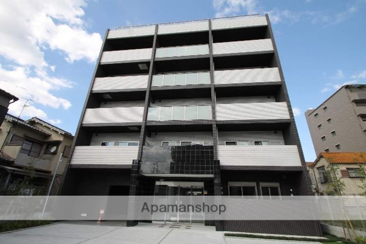 大阪府吹田市穂波町の賃貸マンションの外観