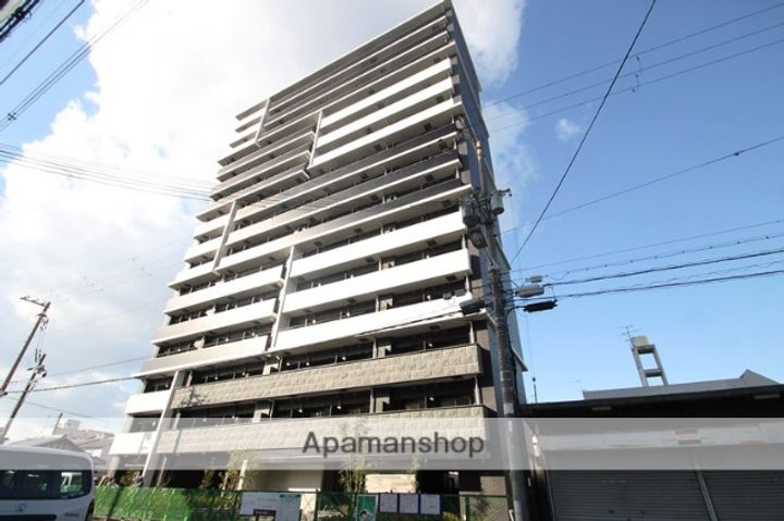 エスライズ新大阪フロントの外観