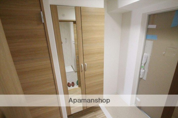 ハーヴェスト江坂の玄関