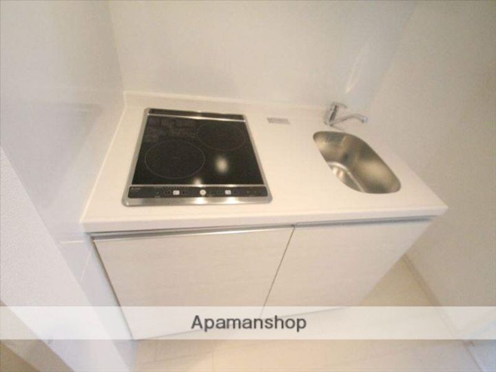 アドバンス新大阪ラシュレのキッチン