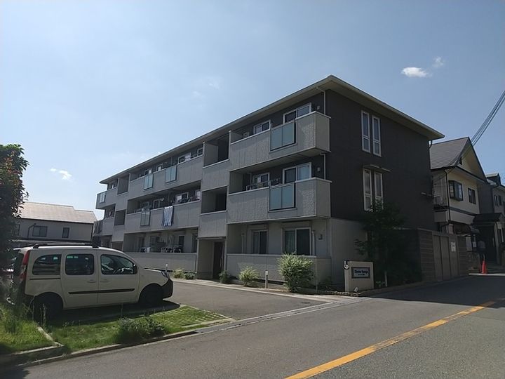 シャンテ春日の外観