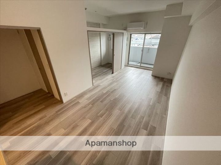 ARTIZA緑地公園の内装