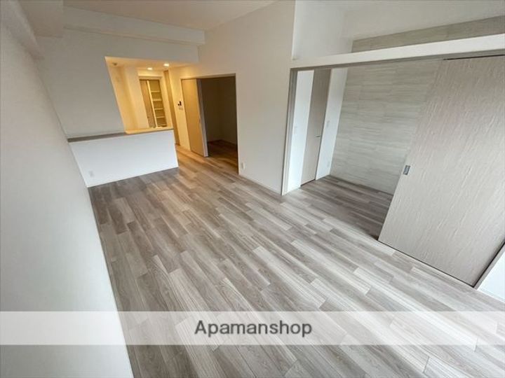 ARTIZA緑地公園の内装