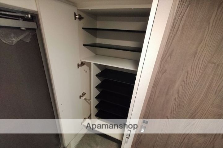 ARTIZA緑地公園の内装