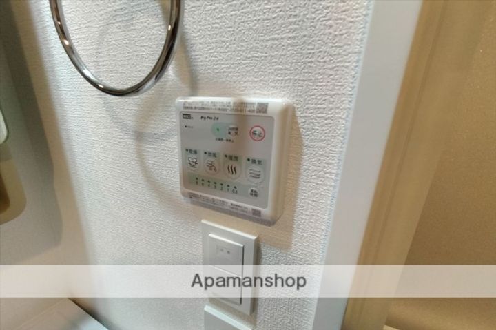 ARTIZA緑地公園の内装