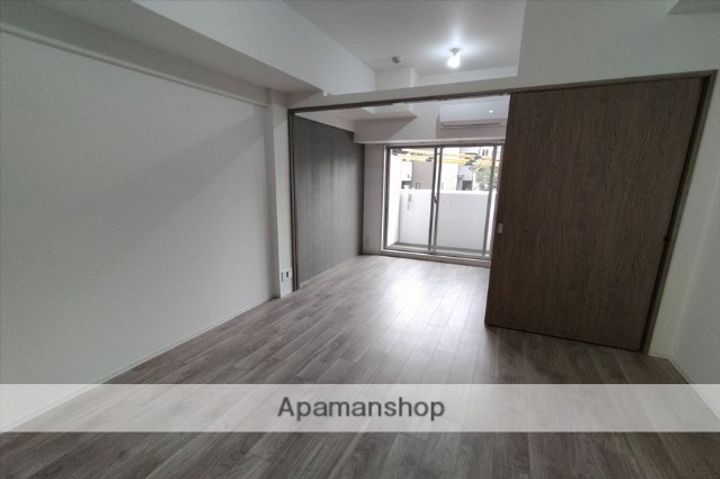 ARTIZA緑地公園の居間