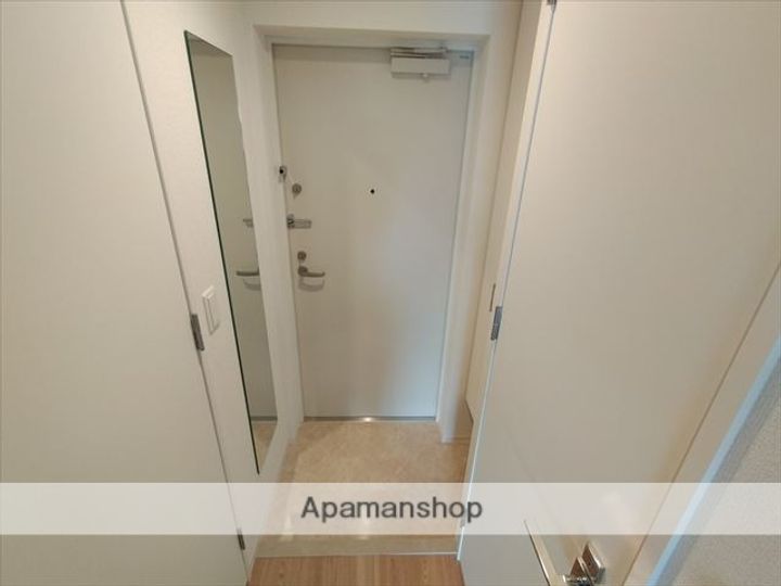 セレニテ新大阪エクラの玄関