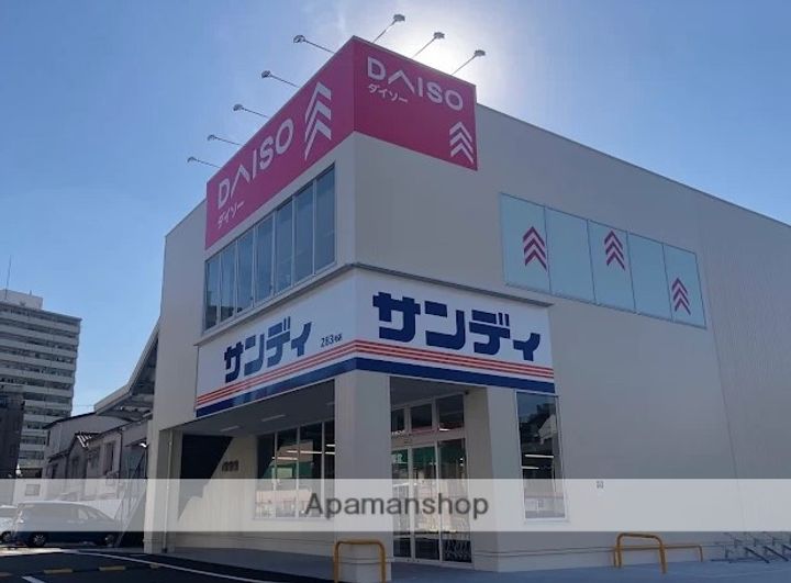 ティアラ港の周辺