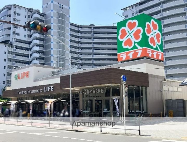 ティアラ港の周辺