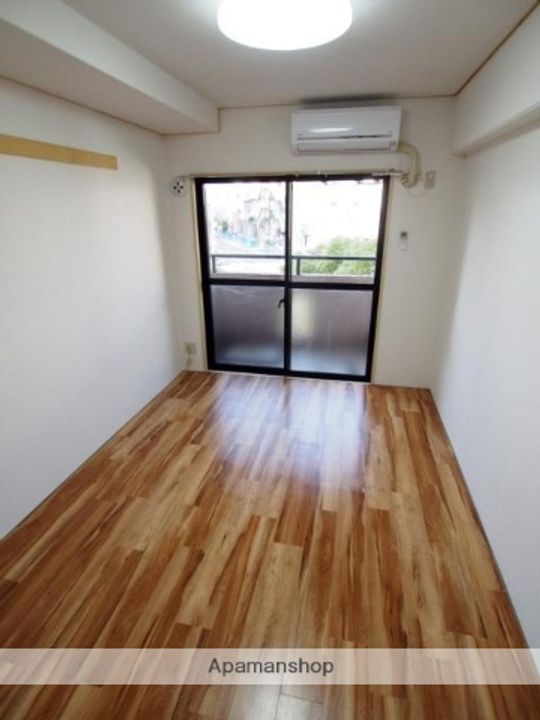 DO大阪港の居間