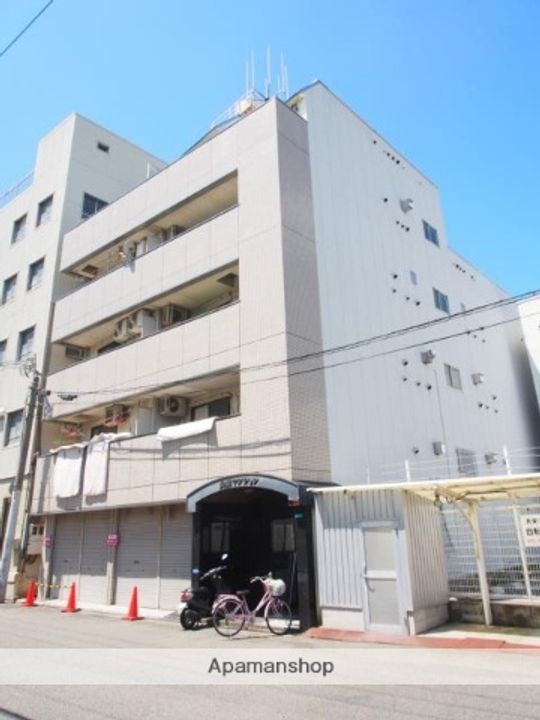 共栄マンションの外観