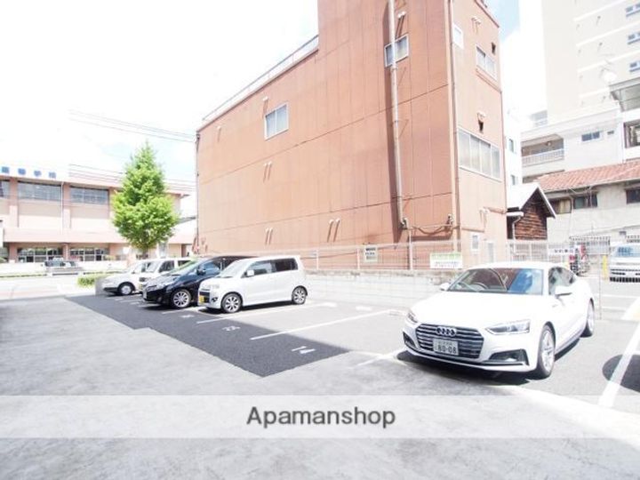 松栄市岡ハイツの外観
