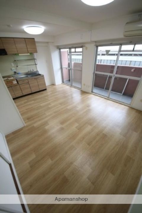 ポートヴィラメイセイの居間