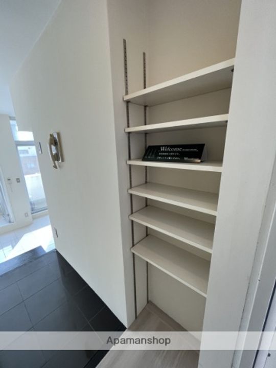 U RESIDENCE弁天町の玄関