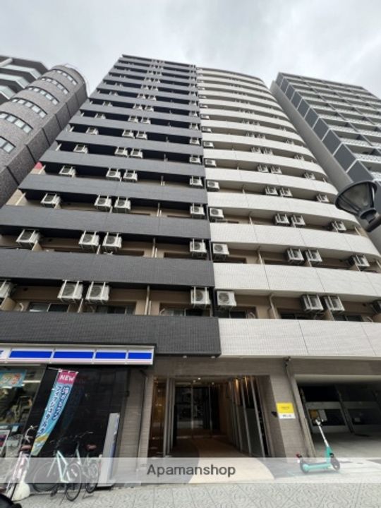 SERENITE本町REFLETの外観