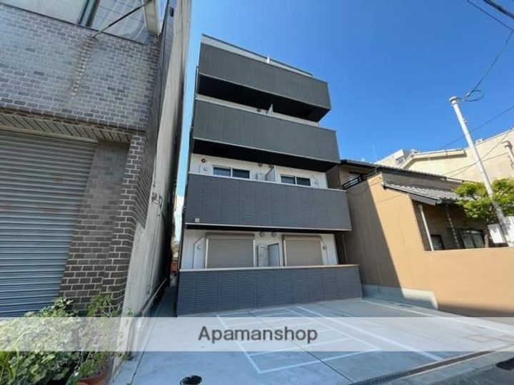 ソリティア弁天町の外観