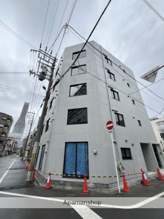 VEENA弁天の外観