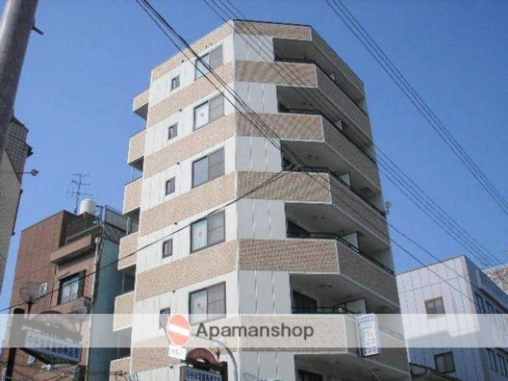 ティアラ港の外観