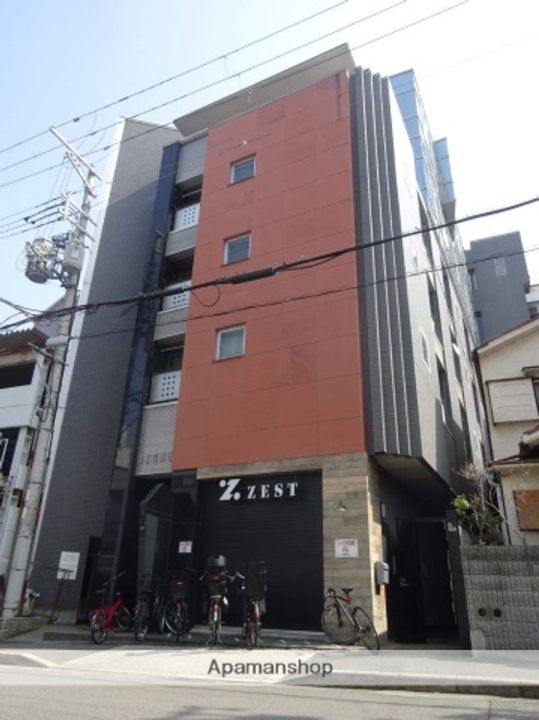 I−ZONEの外観