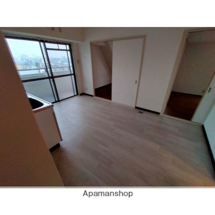 ラパンジール粉浜の居間