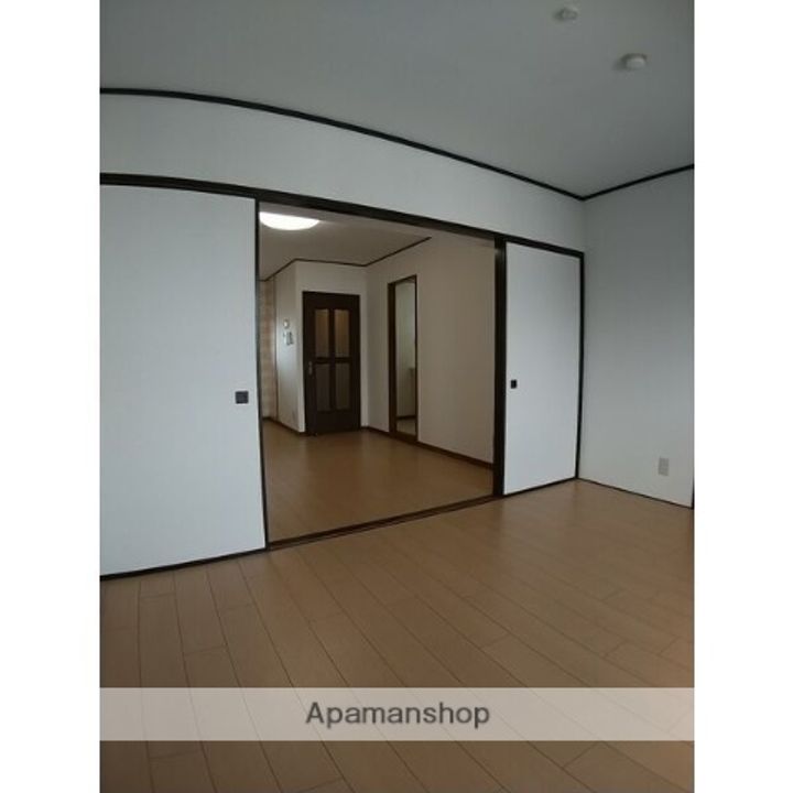 大阪府大阪市住吉区山之内1丁目の賃貸マンションの居間