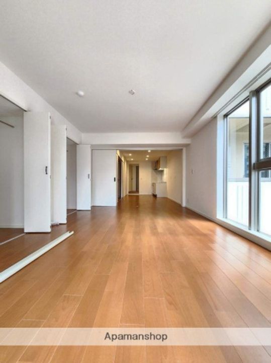 SUNNY SIDE生玉(サニーサイド生玉)301の居間