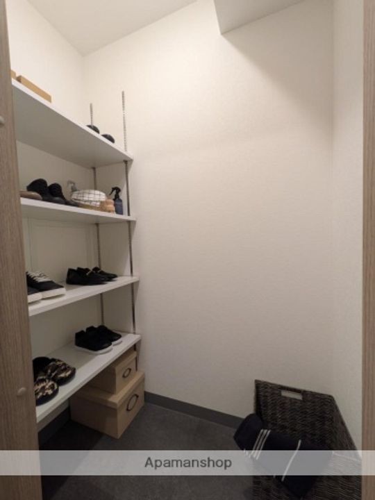 LEGALANDプラスABENOSANMEICHO702の内装