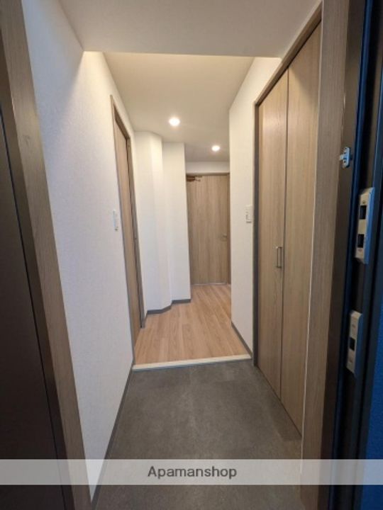 LEGALANDプラスABENOSANMEICHO702の玄関