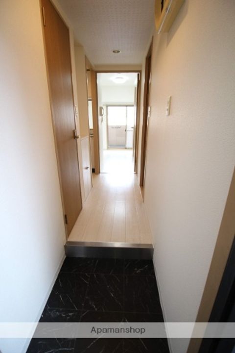 大阪府大阪市淀川区木川東3丁目の賃貸マンションの玄関