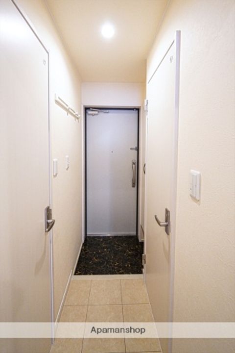 大阪府大阪市北区大淀中3丁目の賃貸マンションの玄関