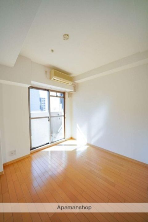 大阪府大阪市北区西天満3丁目の賃貸マンションの居間