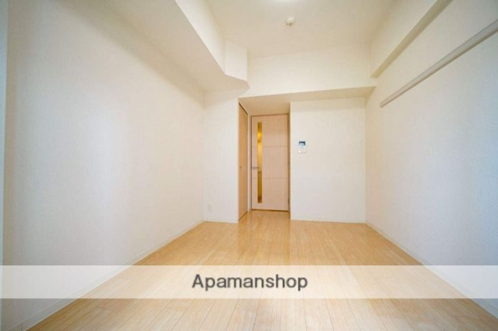 大阪府大阪市北区中津3丁目の賃貸マンションの居間