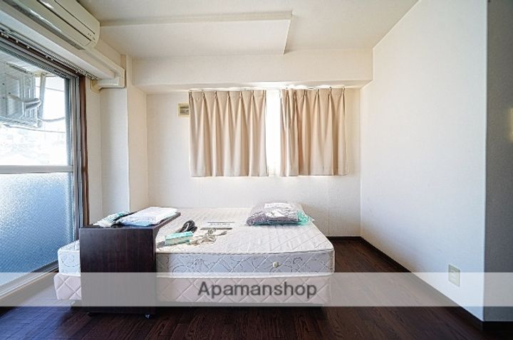 大阪府大阪市北区大淀南3丁目の賃貸マンションの居間